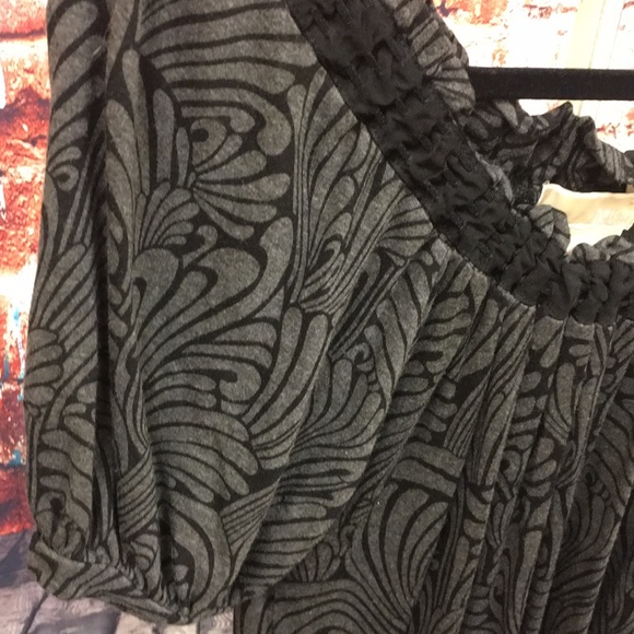 SOLD-Michael by Michael Kors Gray & Black Med Top - Picture 6 of 8